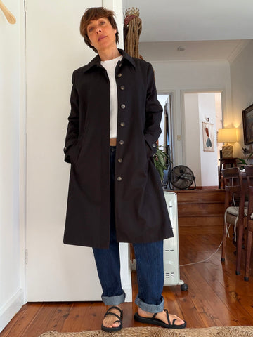 Pre-Loved Classic Black Cotton Trench Coat • (Size 18)