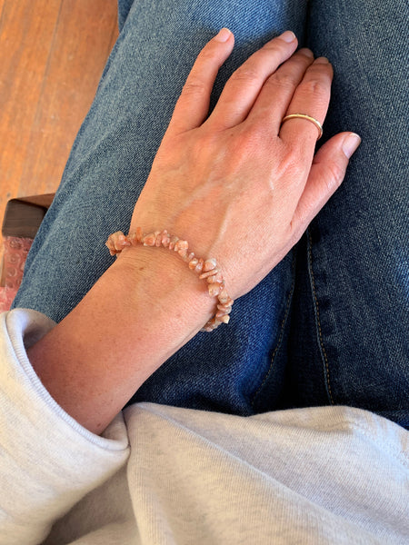 SUNSTONE Cleansing Crystal Chip Bracelet